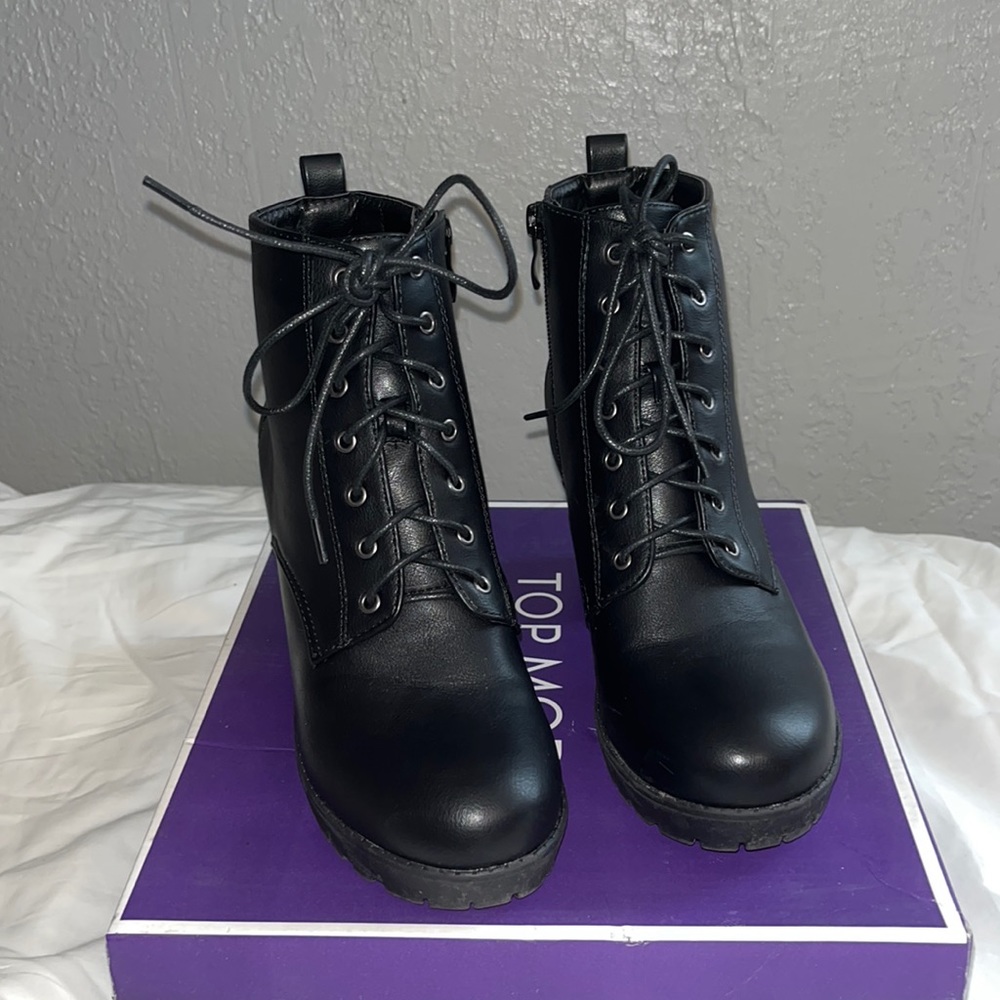 TOP Moda Black Booties